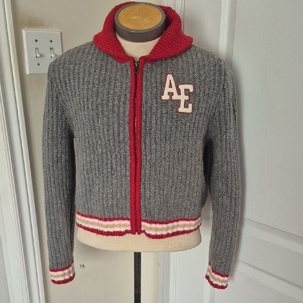 American Eagle Outfitters Red and Gray Knit Sweater